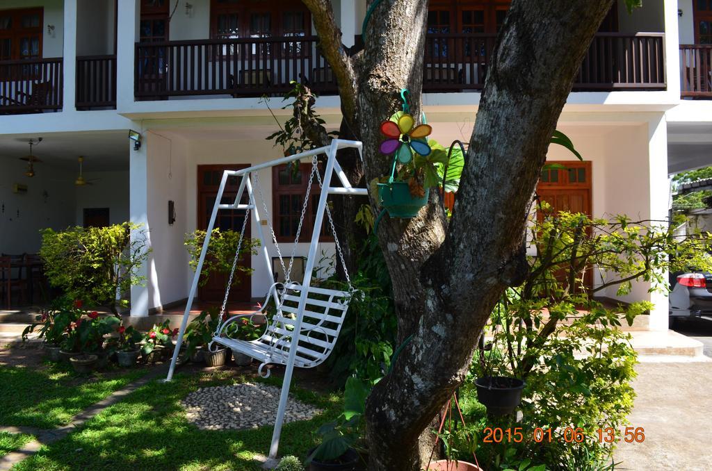 Little Paradise Tourist Guest House And Holiday Home Anuradhapura Exterior photo