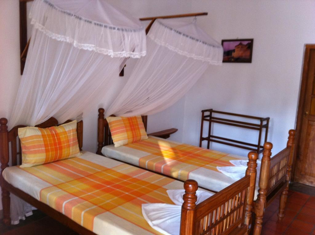 Little Paradise Tourist Guest House And Holiday Home Anuradhapura Room photo