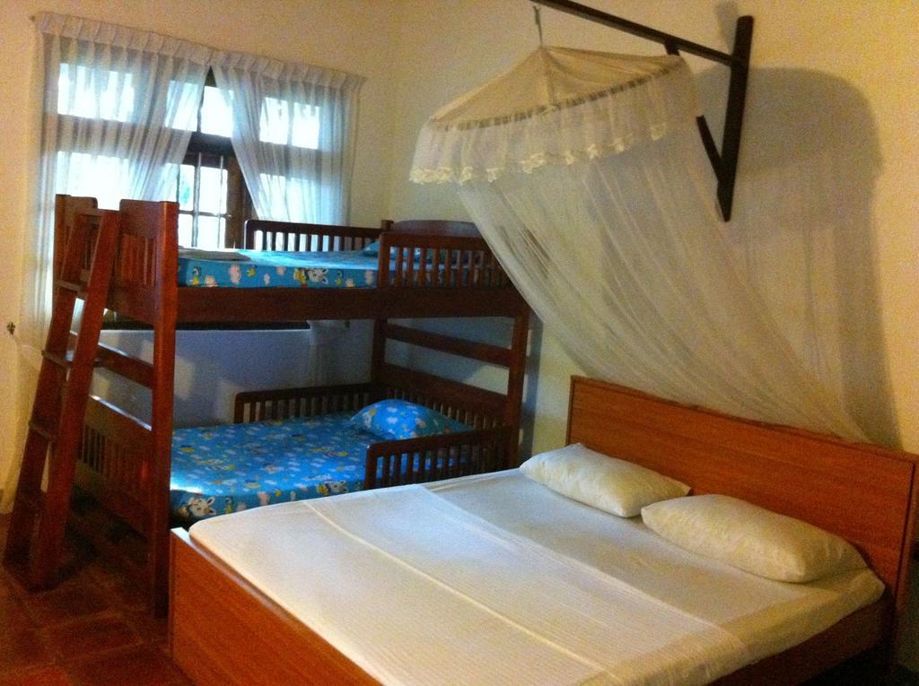 Little Paradise Tourist Guest House And Holiday Home Anuradhapura Room photo